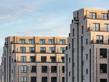 Die aufwendige Klinkerfassade macht das Projekt âNeue Spreespeicherâ optisch zu einem Highlight.