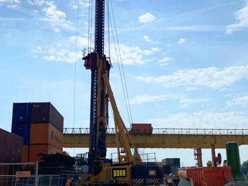 Picture shows a special deep foundation machine during the foundations of a fundex pile