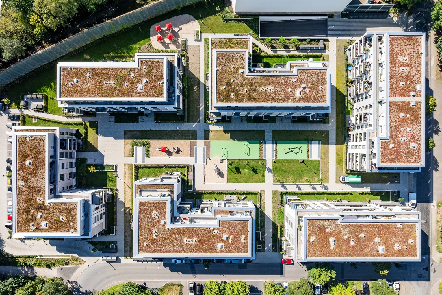 Manfredstraße, Essen The picture is a threatening shot of the building complex. You can see all 6 buildings from above.