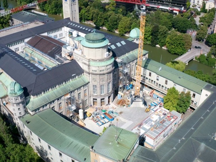 Drone shot of the Deutsches Museum from above